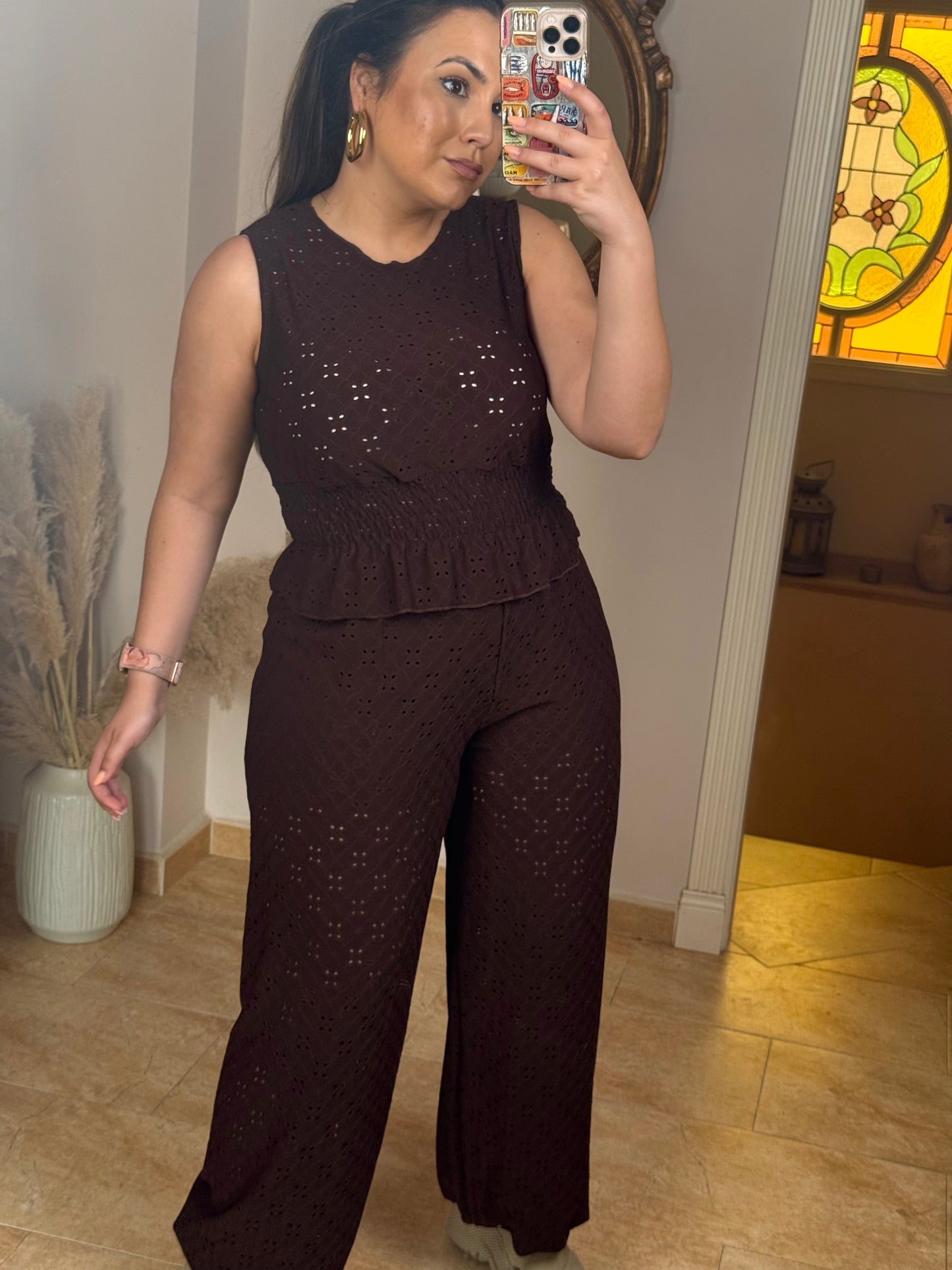 Conjunto Perforado Marrón