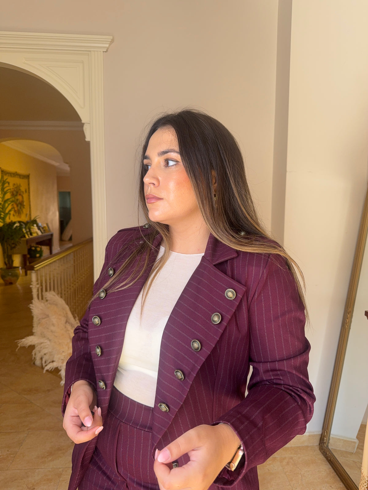 Traje Julieta Burdeos