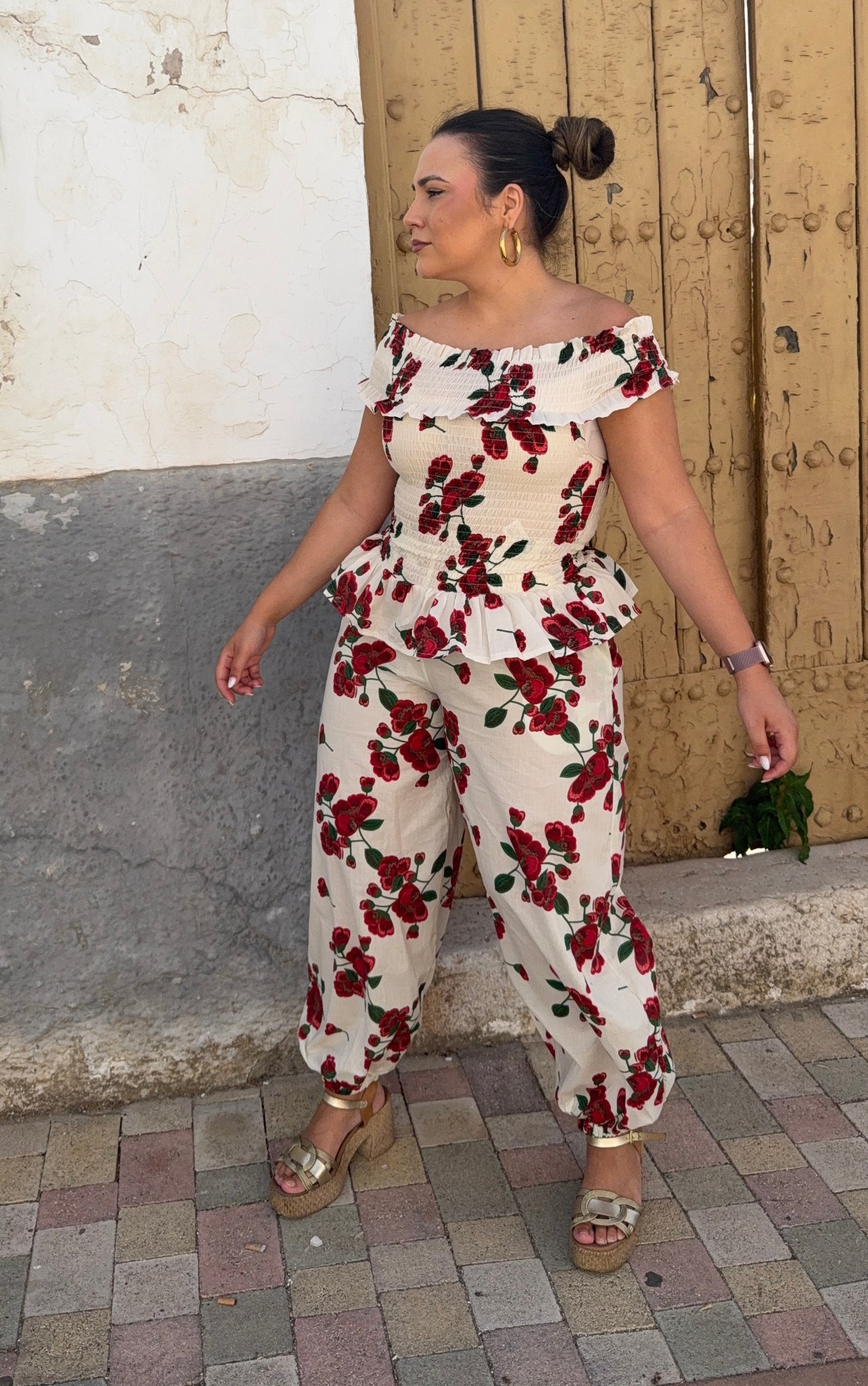 Conjunto Flores Peplum Beige