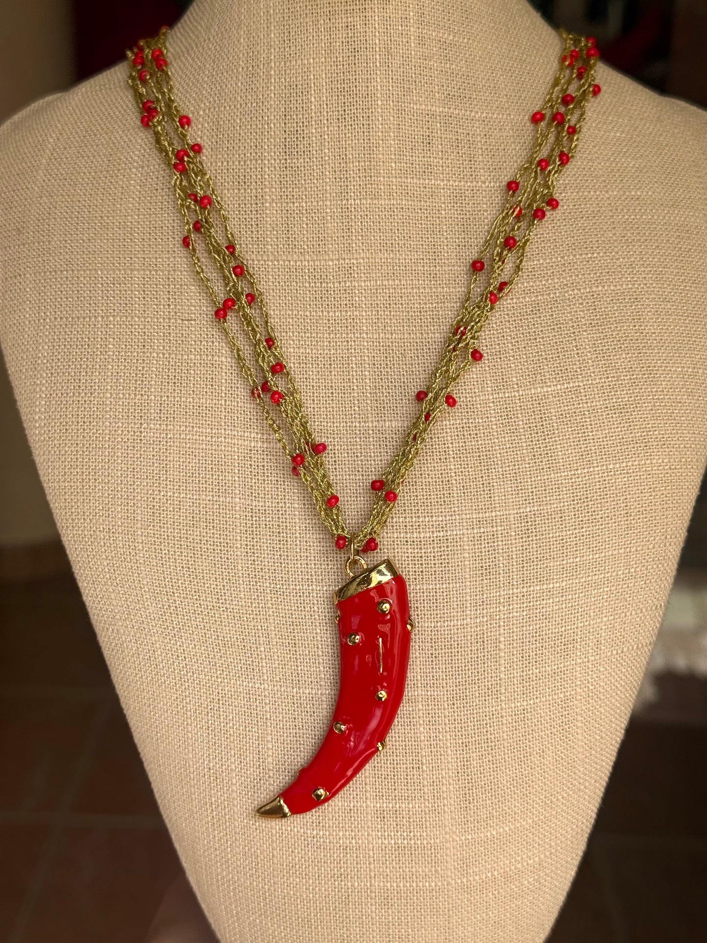 Collar Cuerno Rojo Gold