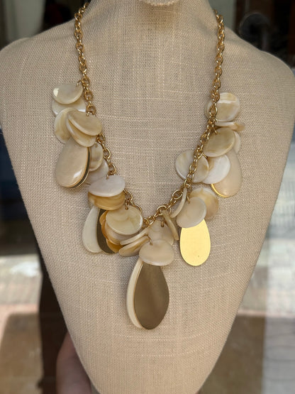 Collar Nácar Dorado