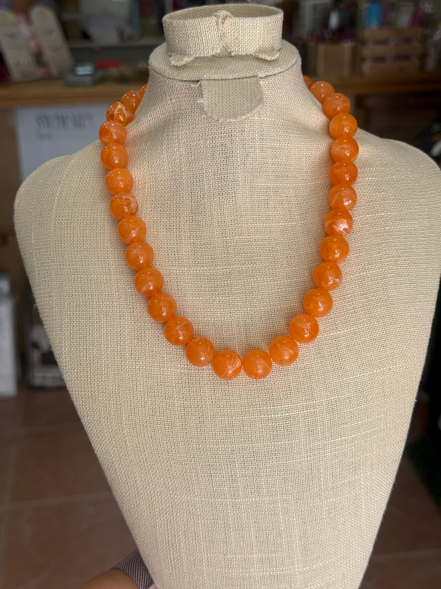 Collar Bolas Naranja Acero