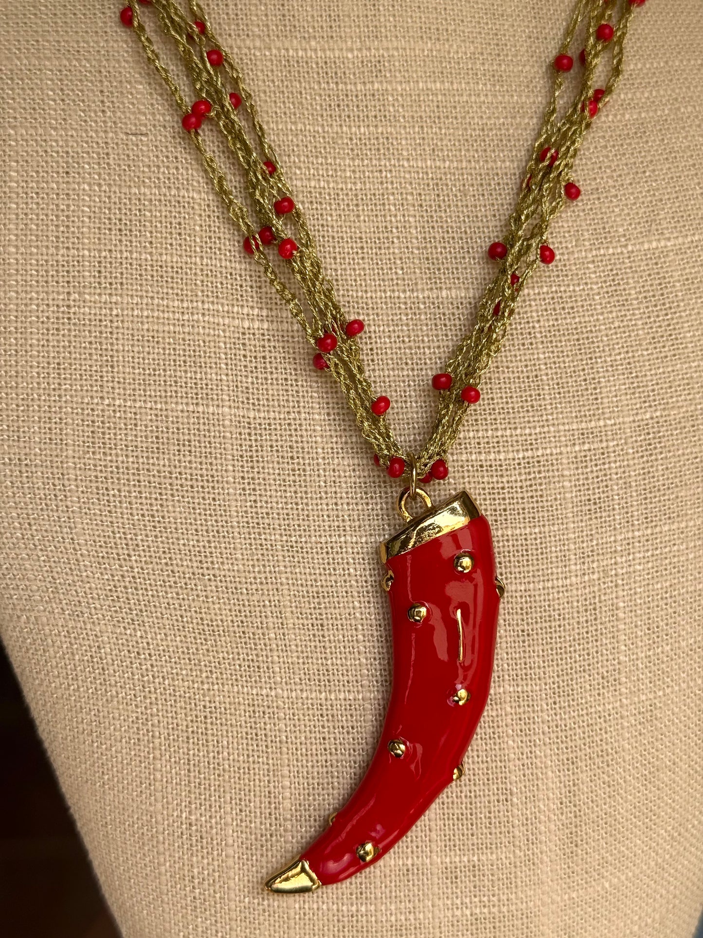Collar Cuerno Rojo Gold