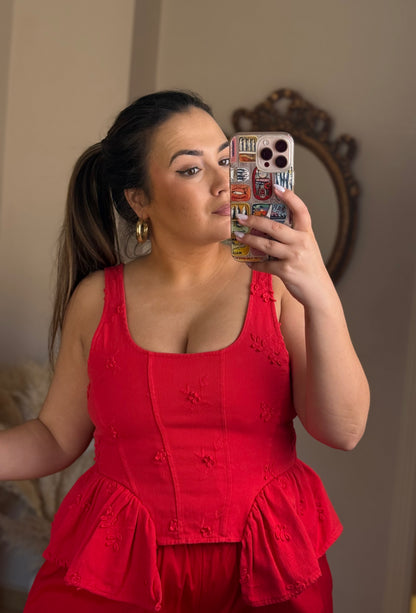 Top Peplum Rojo Bordado LUMINA