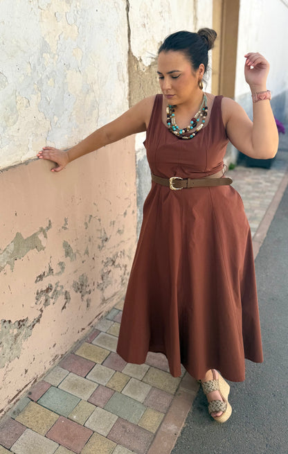 Vestido Midi con Cinturón Marrón