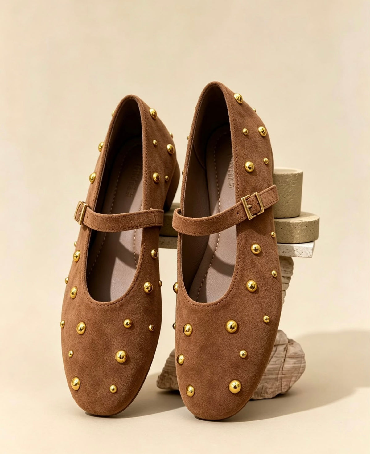 Bailarina Camel Tachuelas