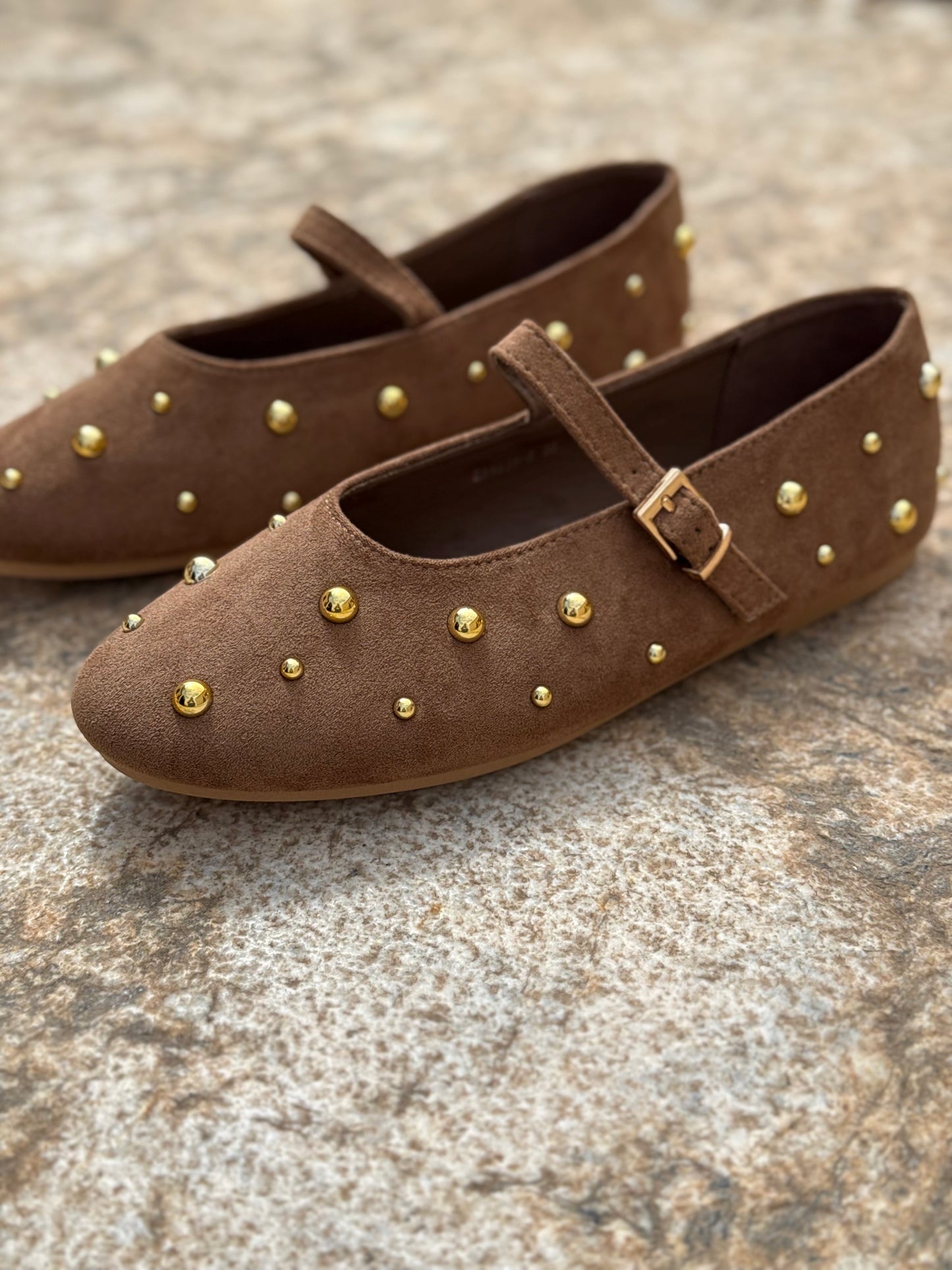 Bailarina Camel Tachuelas