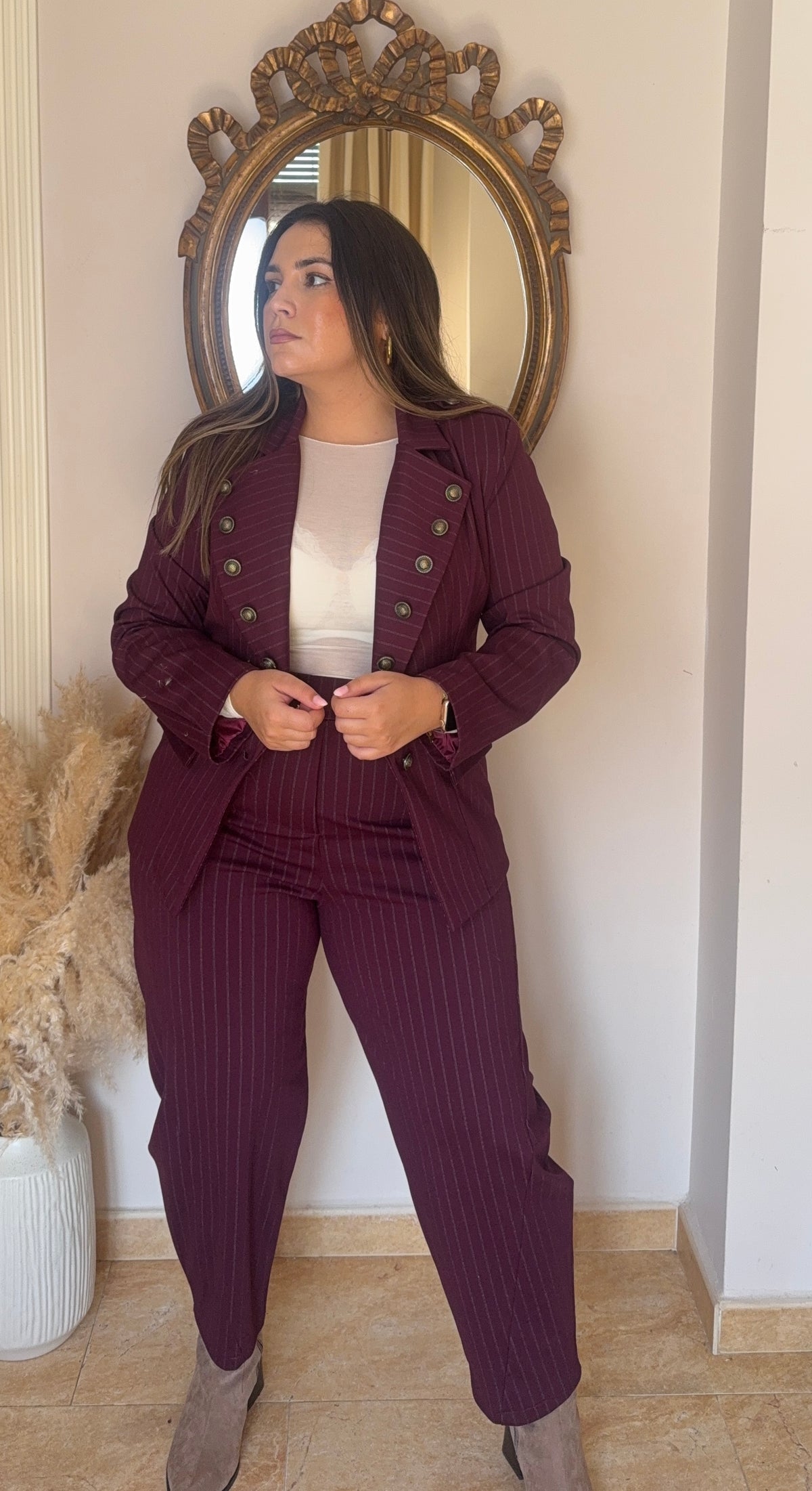 Traje Julieta Burdeos