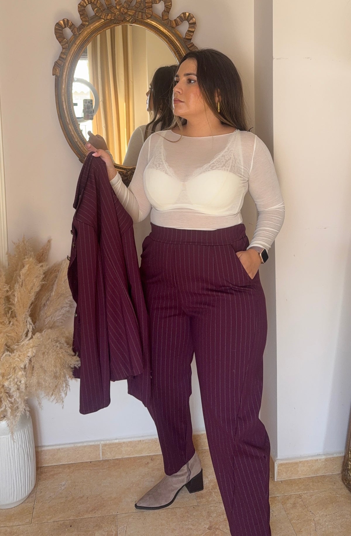 Traje Julieta Burdeos