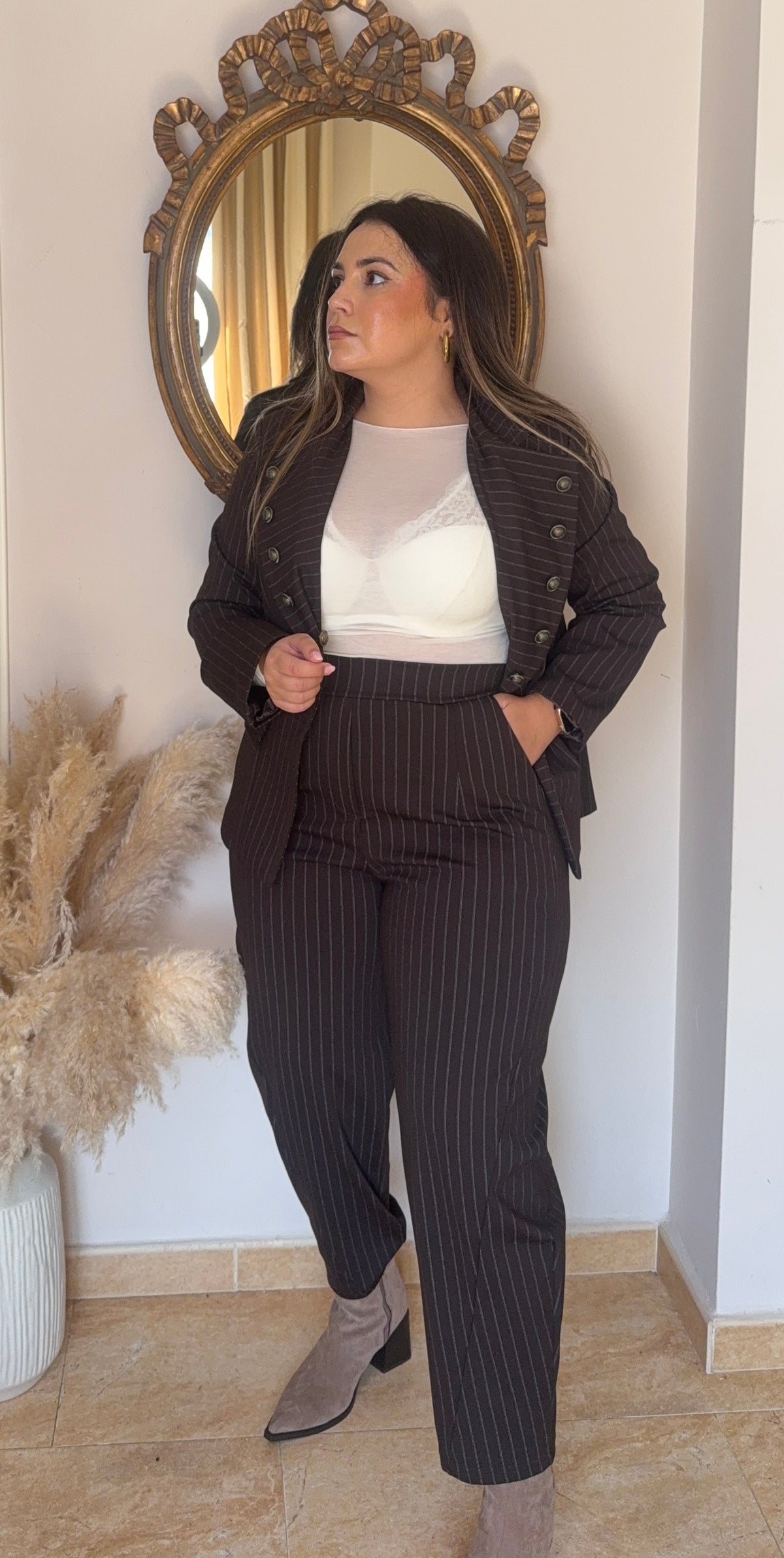 Traje Julieta Marrón