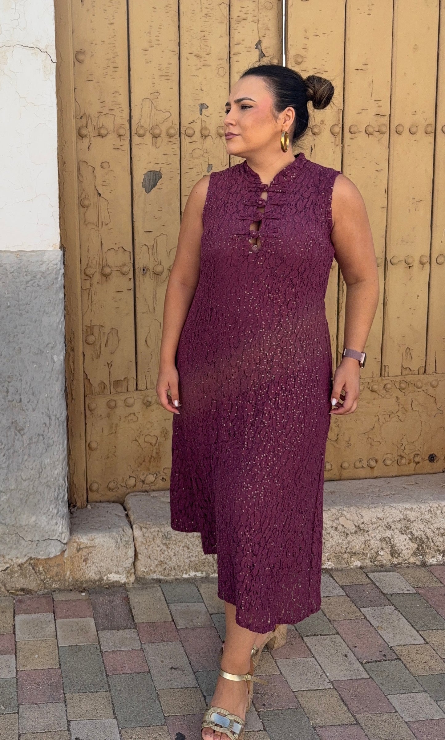 Vestido Midi de Encaje Berenjena con Lentejuelas