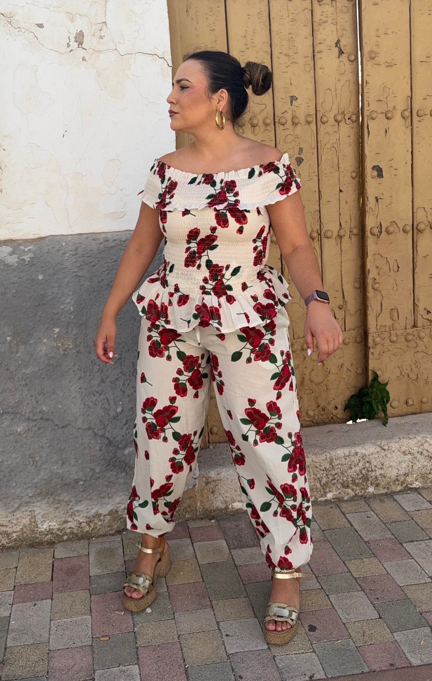 Conjunto Flores Peplum Beige