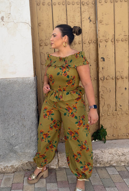 Conjunto Flores Peplum Verde