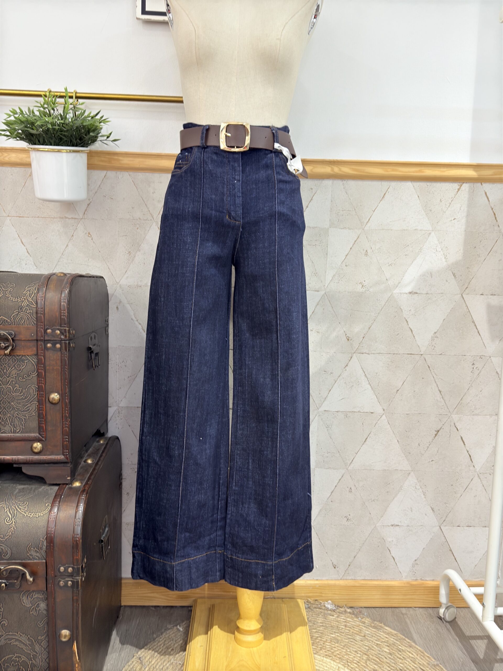 Jeans Wide Leg Oscuros con Cinturón - Imagen 2